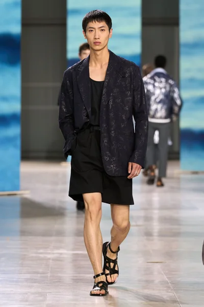 Look 40